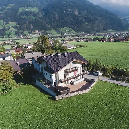 Eberharter Apartment *